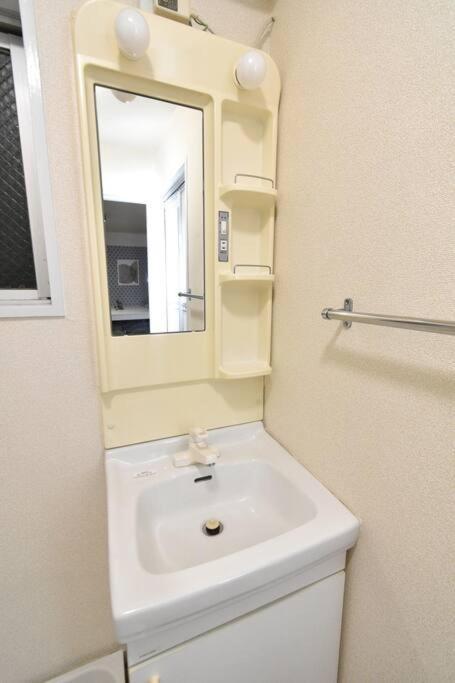 ゆったり1Ldkで最大8人まで宿泊可能！博多駅・キャナルも徒歩圏内！コンビニ・スーパー徒歩１分！ Szumijosi Kültér fotó